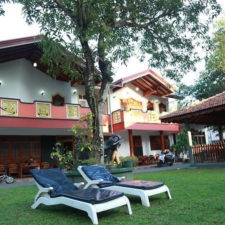 Sumal Villa 贝鲁沃勒 外观 照片