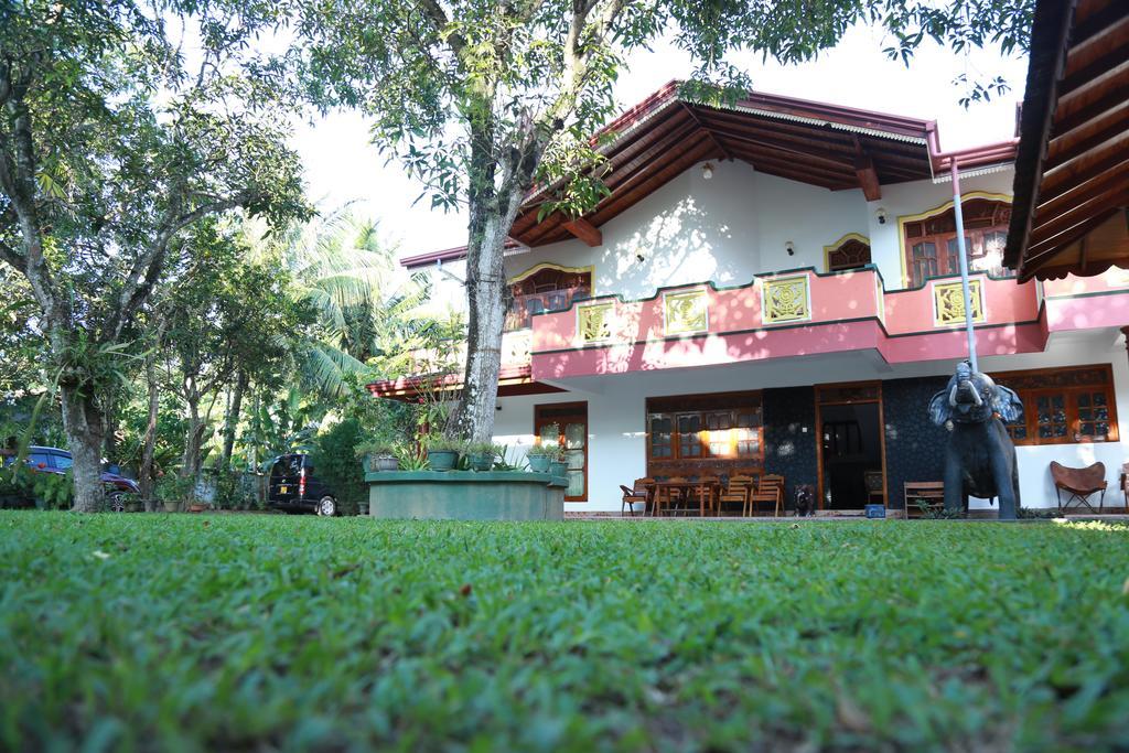 Sumal Villa 贝鲁沃勒 外观 照片