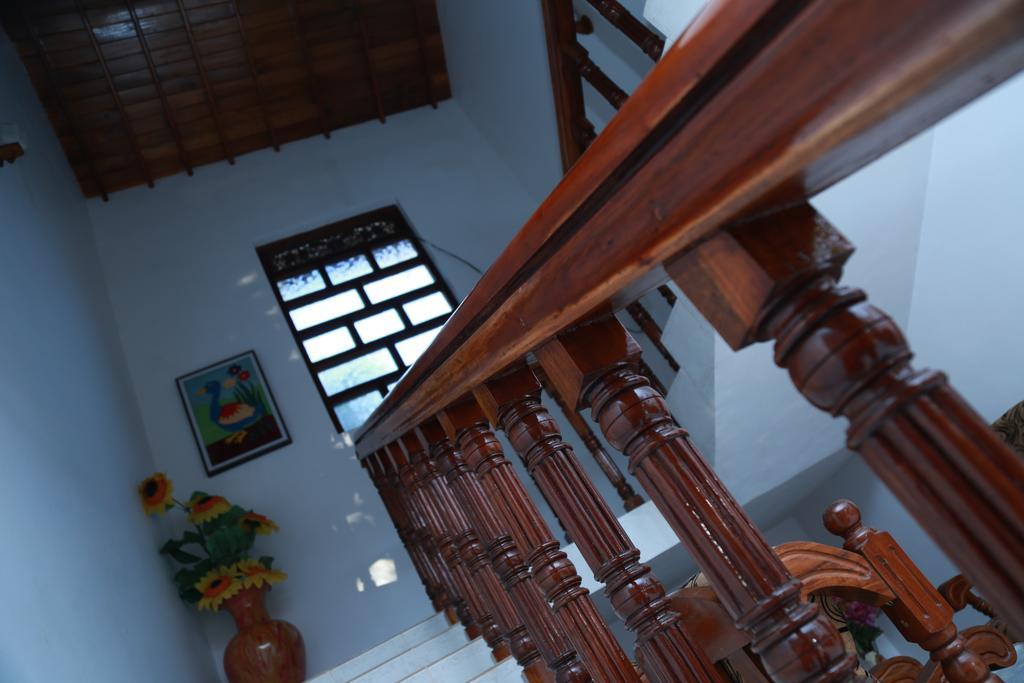 Sumal Villa 贝鲁沃勒 外观 照片