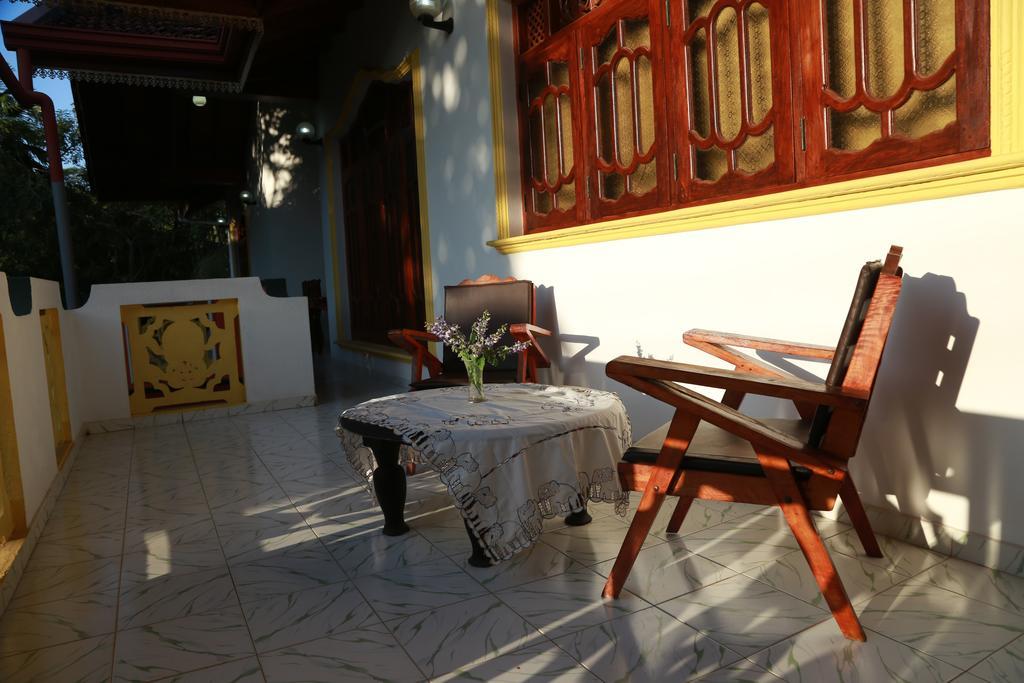 Sumal Villa 贝鲁沃勒 外观 照片