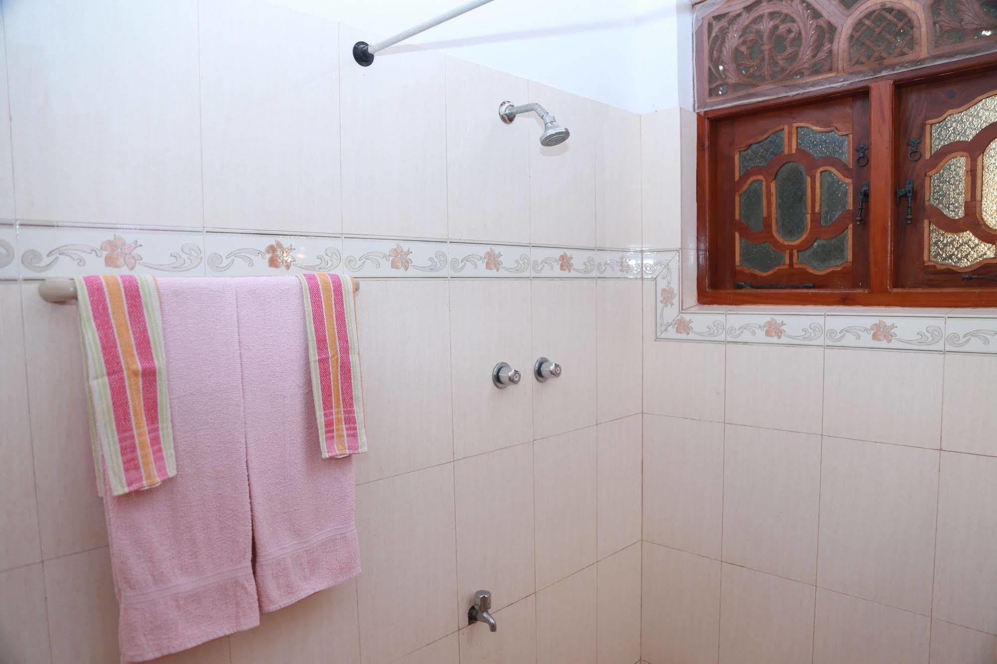 Sumal Villa 贝鲁沃勒 外观 照片