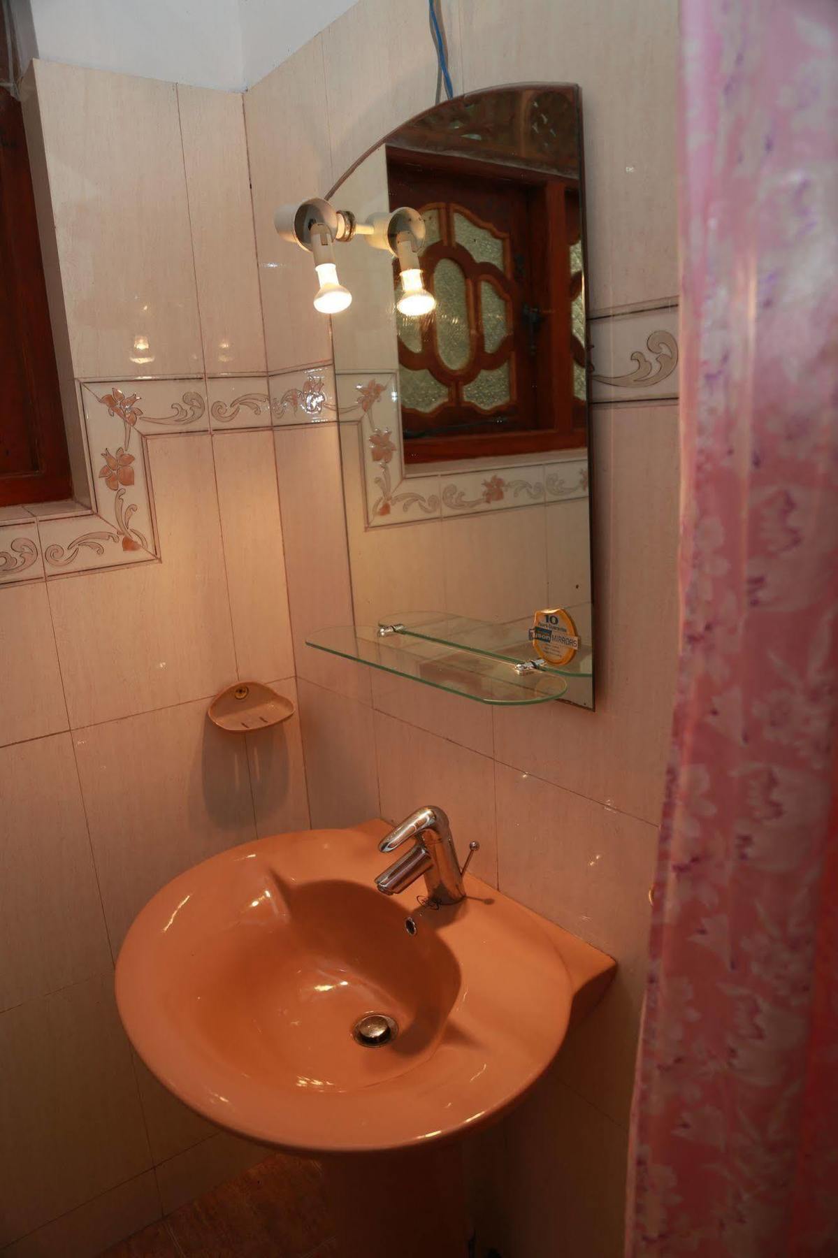 Sumal Villa 贝鲁沃勒 外观 照片